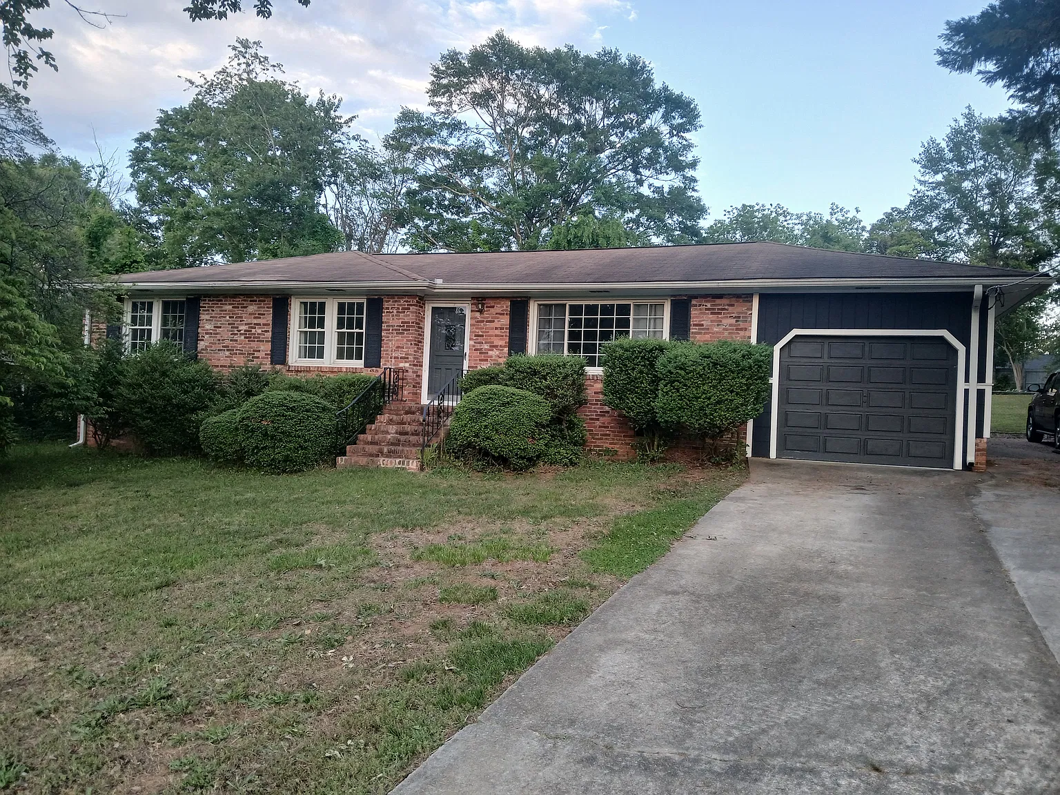 3 bed, 1409 sqft, $1,600 — Photo 1