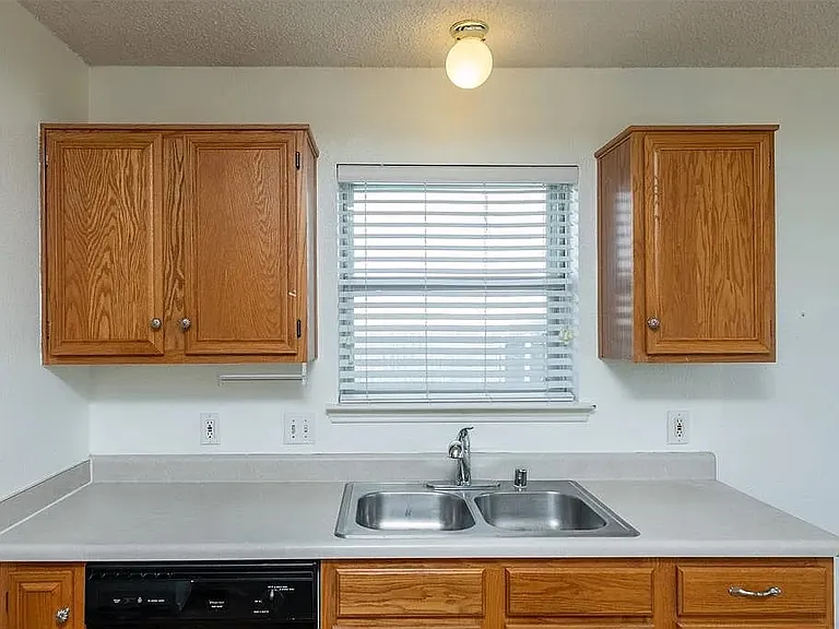 10820 Pebblecreek Ct — Photo 8