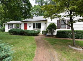 78 Split Rock Rd, Syosset, NY 11791