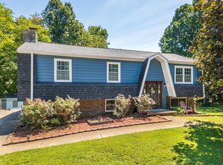 8808 Brook Point Ln, Hixson, TN 37343