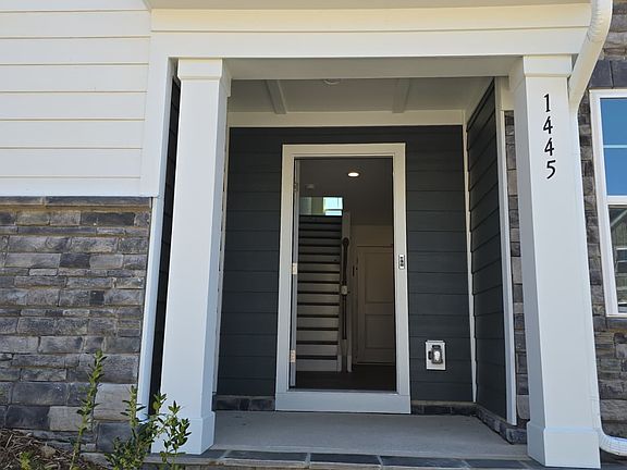 3rd image of 1445 Jay Rd