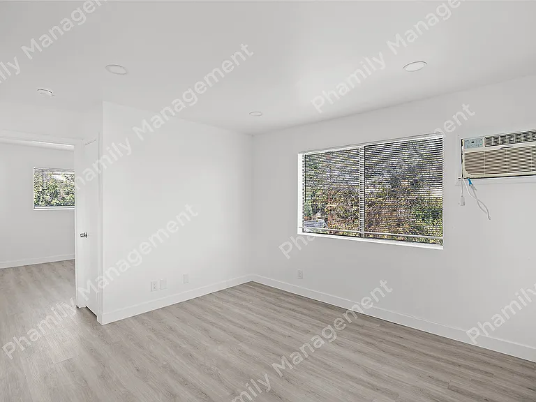 2538 Johnston St #11 — Photo 12