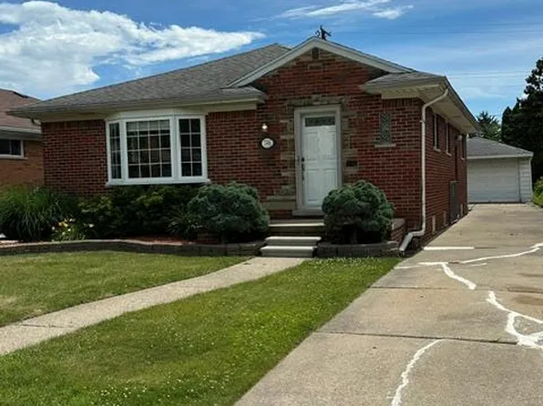 17416 Veronica Ave, Eastpointe, MI 48021