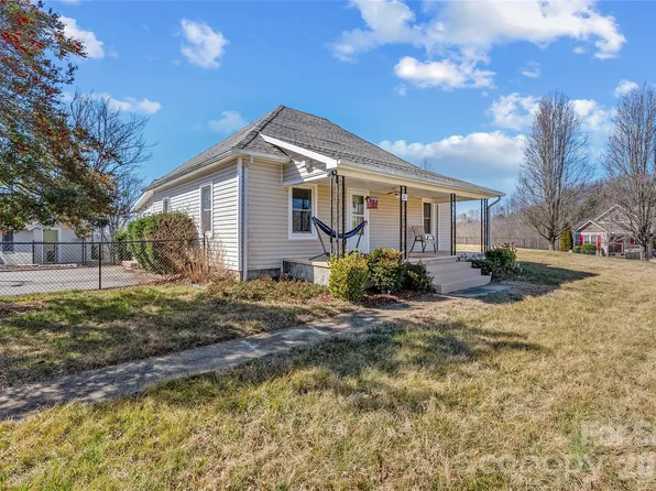 21 Ben Owenby Rd, Fairview, NC 28730