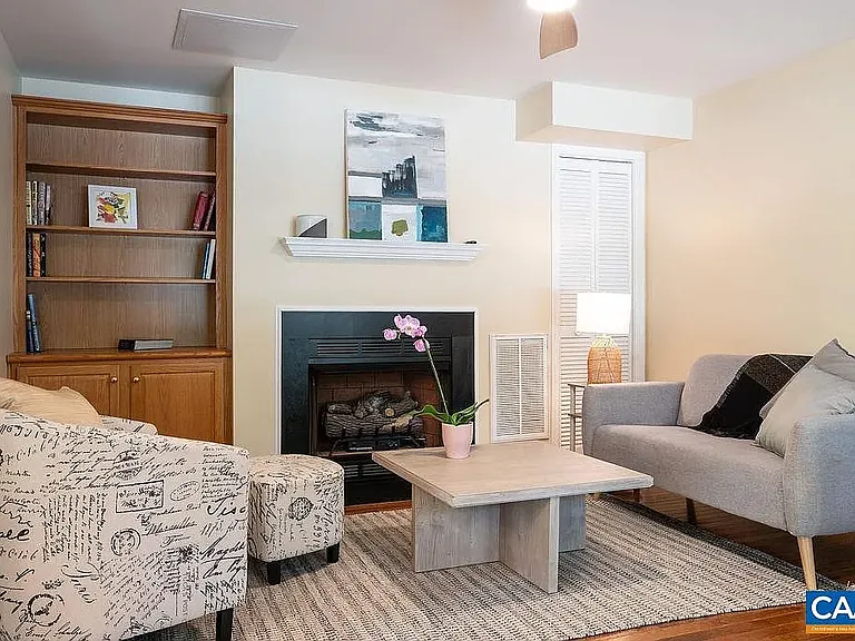 121 Sundrops Ct — Photo 7