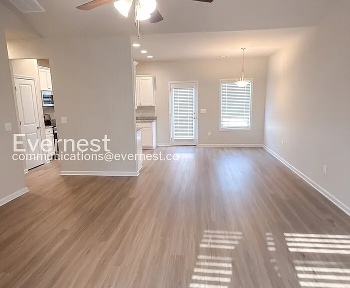 136 Culver St — Photo 8