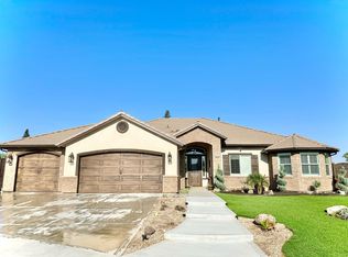 1312 Hanson Ave, Clovis, CA 93619