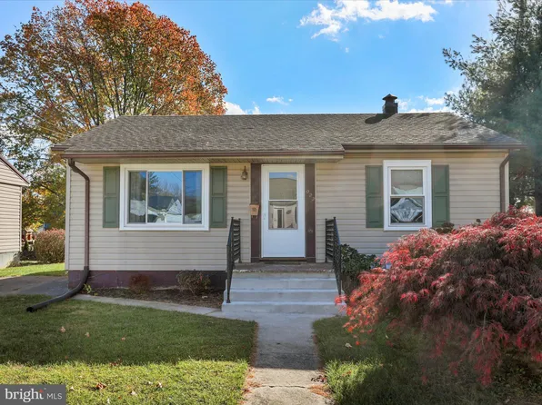 922 S Coldbrook Ave, Chambersburg, PA 17201