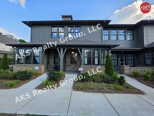 1164 Windsor Sq Photo 1