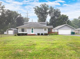 37483 Barth St, Romulus, MI 48174