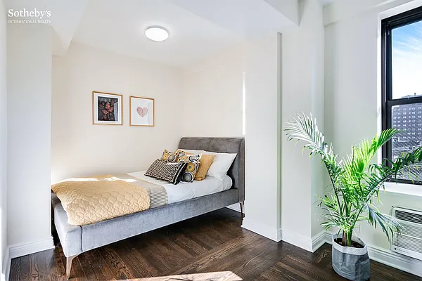 Sold by Sotheby's International Realty | media 9