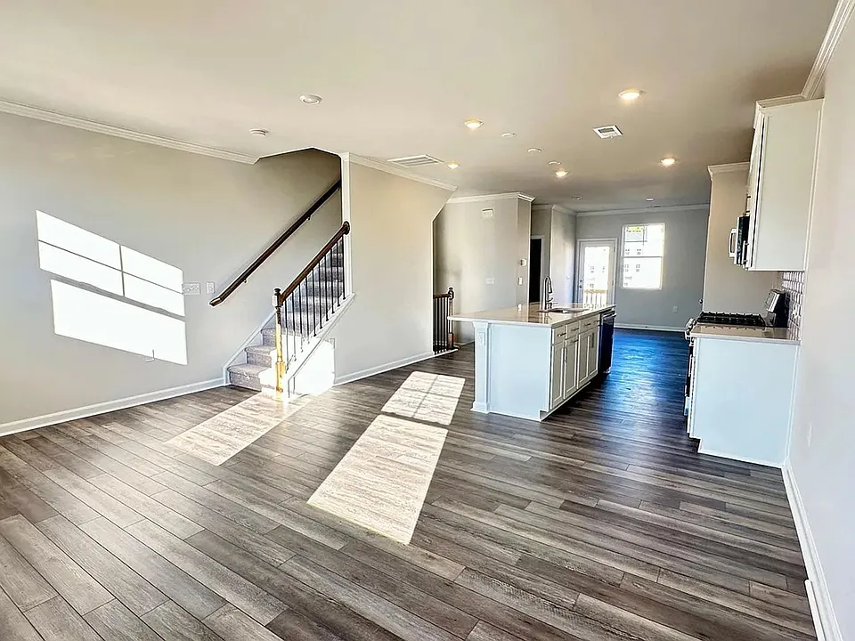 2439 Kasota Ln