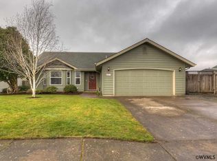 643 SE Deschutes Dr, Dallas, OR 97338