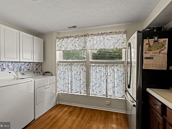 4th image of 1 Forestview Ct