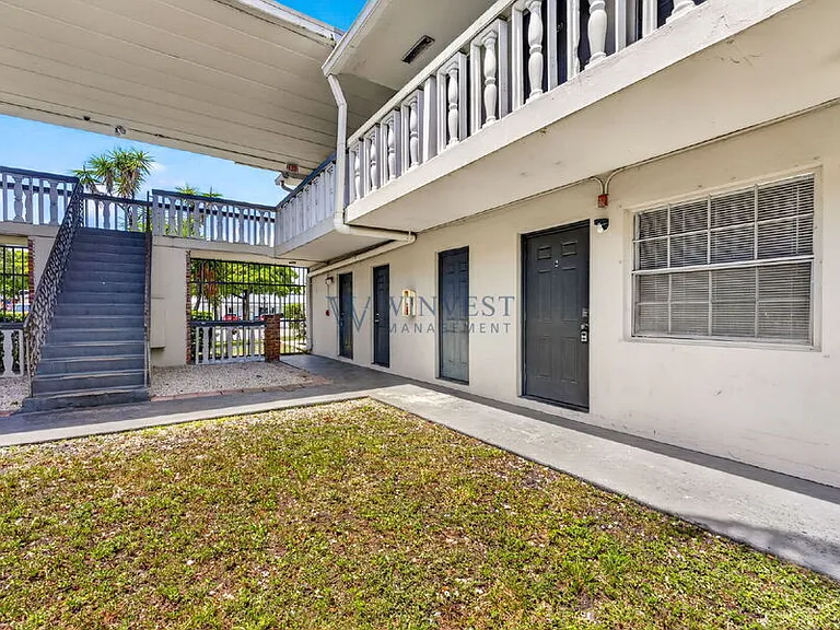 Presidential View Apartments — Photo 33