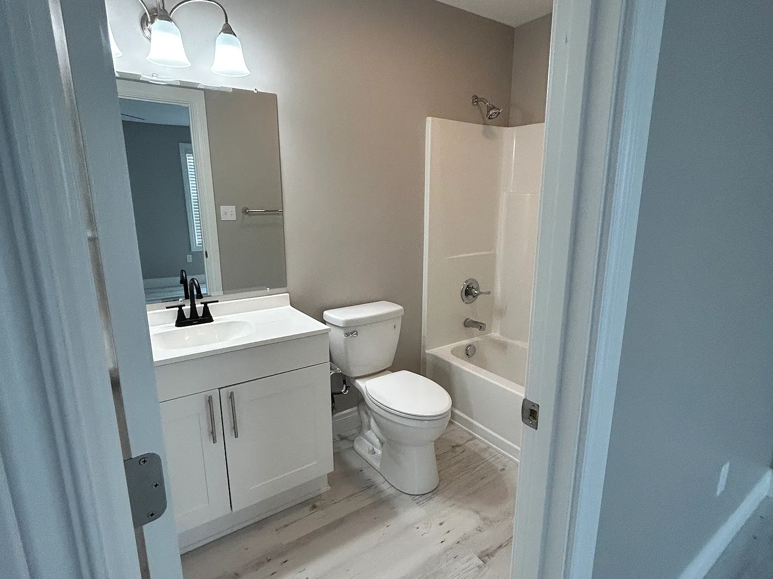 4 bed, 2.5 bath, 1500 sqft, $1,800 — Photo 4