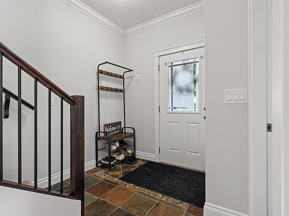 4th image of 6143 Rexford Dr