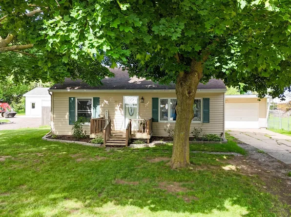 309 N 2nd St, Shepherd, MI 48883