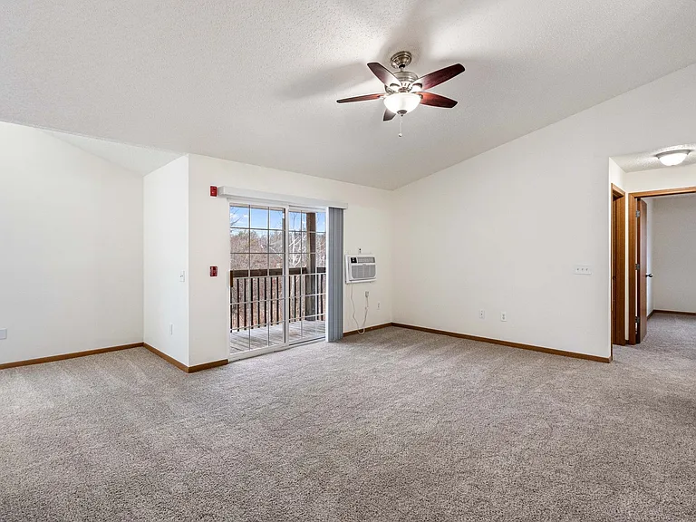 52 Fieldstone Dr — Photo 5