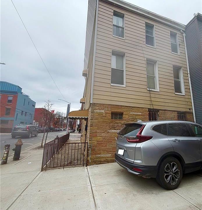 2nd image of 124 2nd St