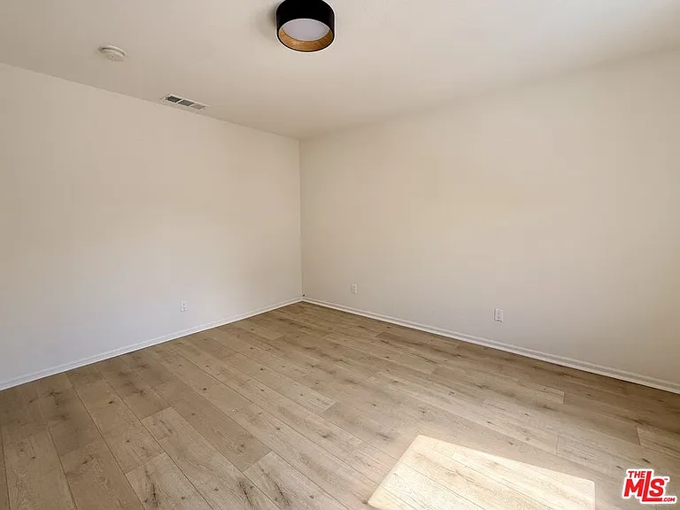 1031 Coronado Ter — Photo 18