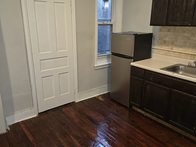 1327 N 49th St #1 — Photo 3