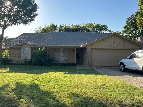 3828 Lynbrook Ln, Arlington, TX 76015
