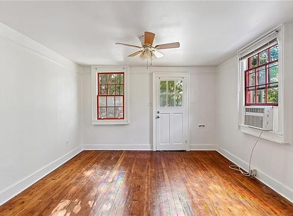 4th image of 914 Congress St