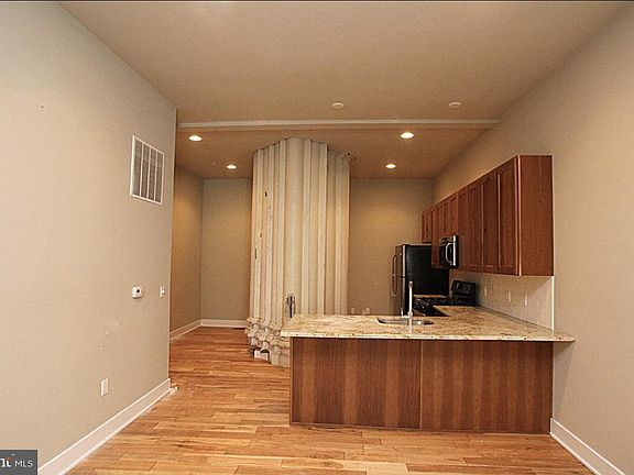 3rd image of 2701-9 W Girard Ave #4