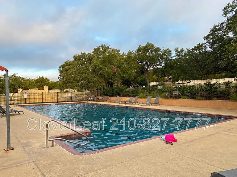 22714 Sabine Smt — Photo 43