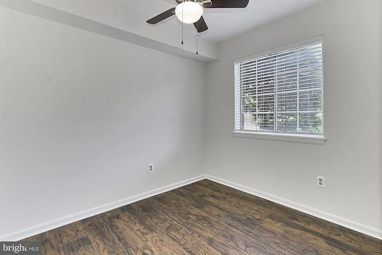 1533 Colonial Dr — Photo 3