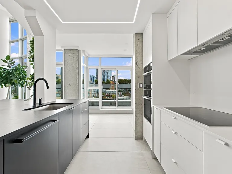189 Davie St #Penthouse 1701 — Photo 7