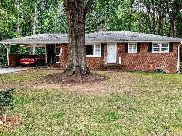 428 Sunset Dr, Winston Salem, NC 27107
