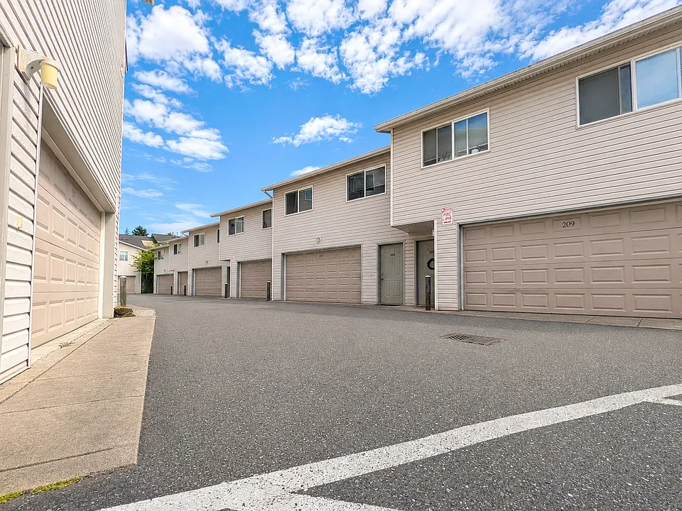 Rowan Grove Apts