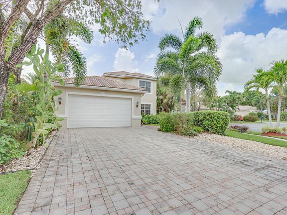 3rd image of 4035 Manchester Lake Dr