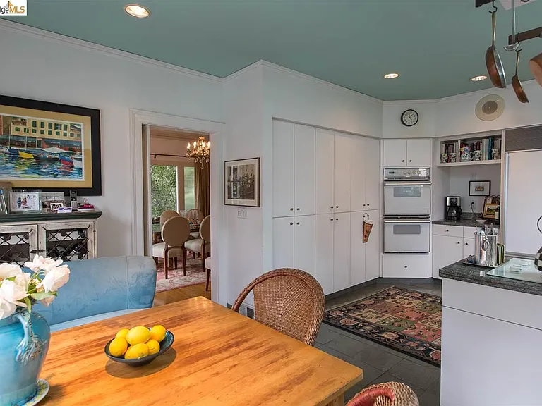 16 Craig Ave — Photo 9