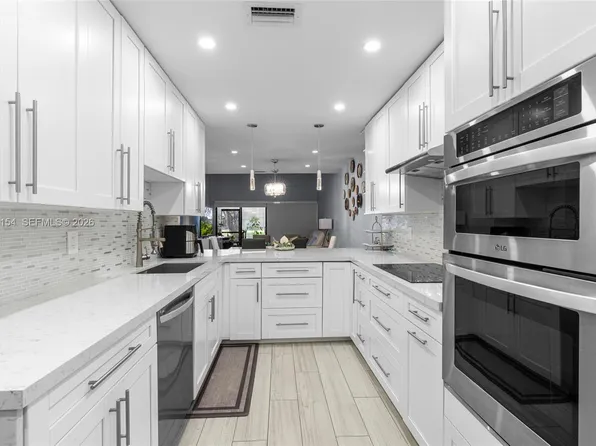 1064 NW 97th Ave #219, Pembroke Pines, FL 33024