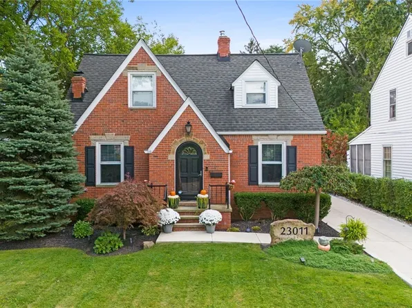 23011 Lake Rd, Bay Village, OH 44140