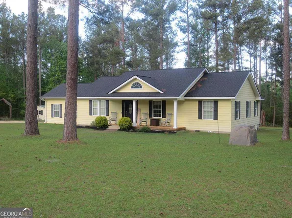 445 Southside Dr, Lyons, GA 30436