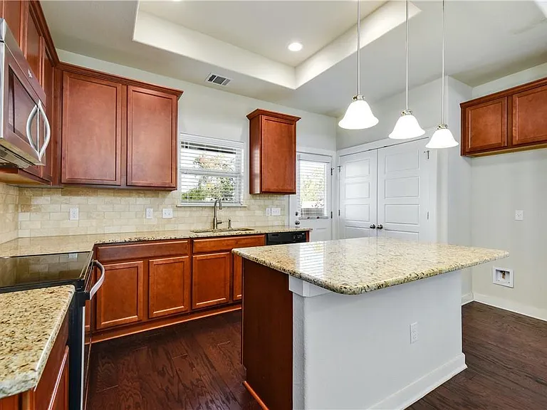 3920 Kenter Xing — Photo 7