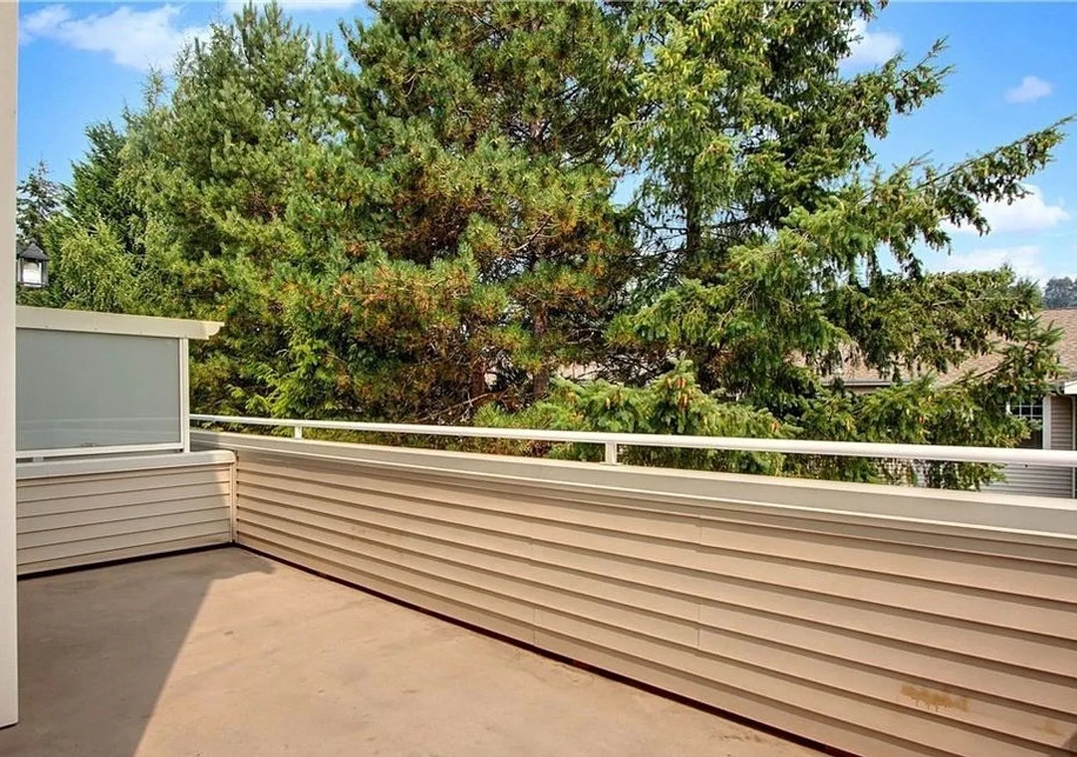 Bellevue Townhouse Water/Sewer included! — Photo 2