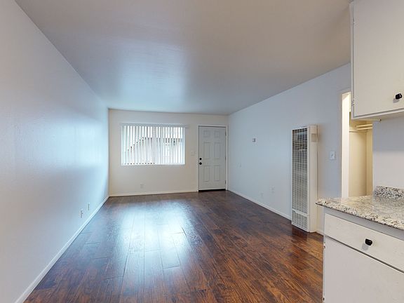 4th image of 1558 Bridge St #10700181