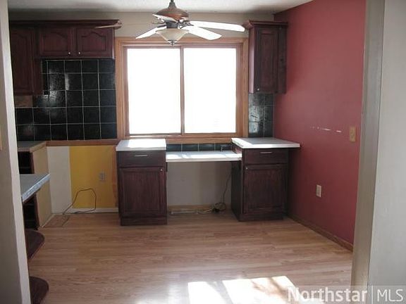 5th image of 61 E Woodridge Dr
