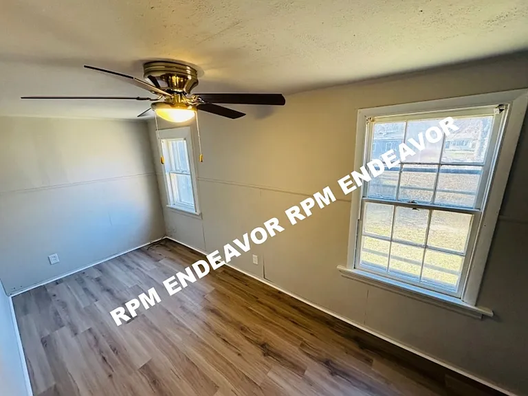 9943 Lilac Dr — Photo 7