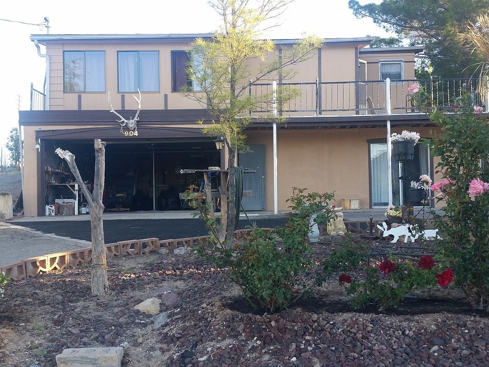 1st image of 904 E 9th Ave