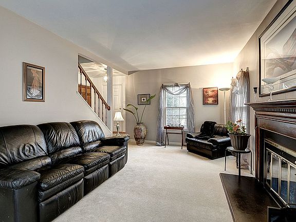 Family room w/ fireplace