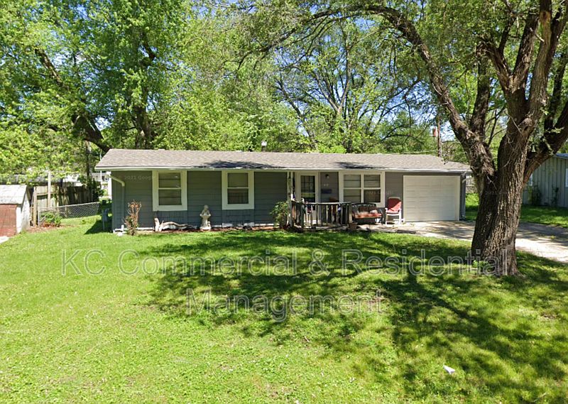 1st image of 412 N Cochise Dr