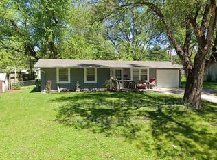 412 N Cochise Dr, Independence, MO 64056