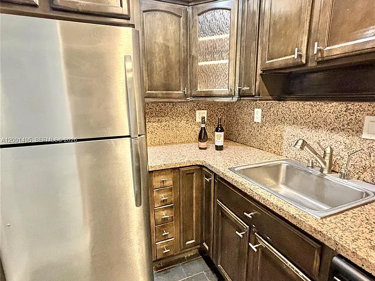 2666 Tigertail Ave #114 — Photo 10
