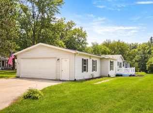 212 W Section St, Milford, IN 46542